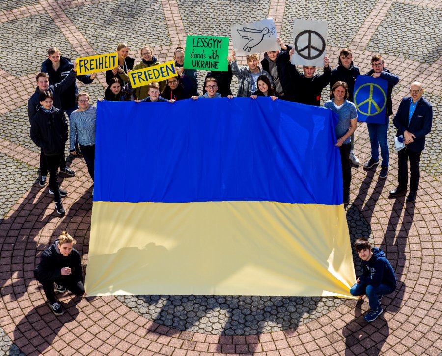 LESSGYM STANDS WITH UKRAINE