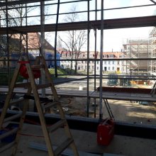 Blick auf die Baustelle des Schulhofes - 21.04.2021